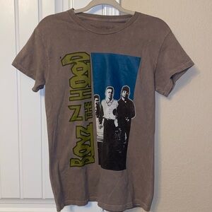 SIZE S/M- BOYZ N THE HOOD GRAPHIC TEE